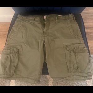 GAP Men’s 11” Twill Cargo Shorts Flex Green Sz 33